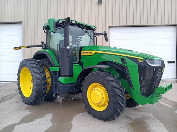 2025 John Deere 8R 250 Image