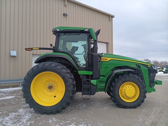2025 John Deere 8R 250 Equipment Image0