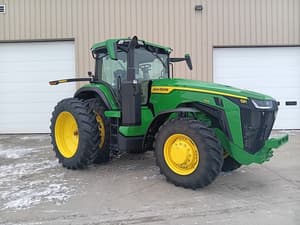 2025 John Deere 8R 250 Image