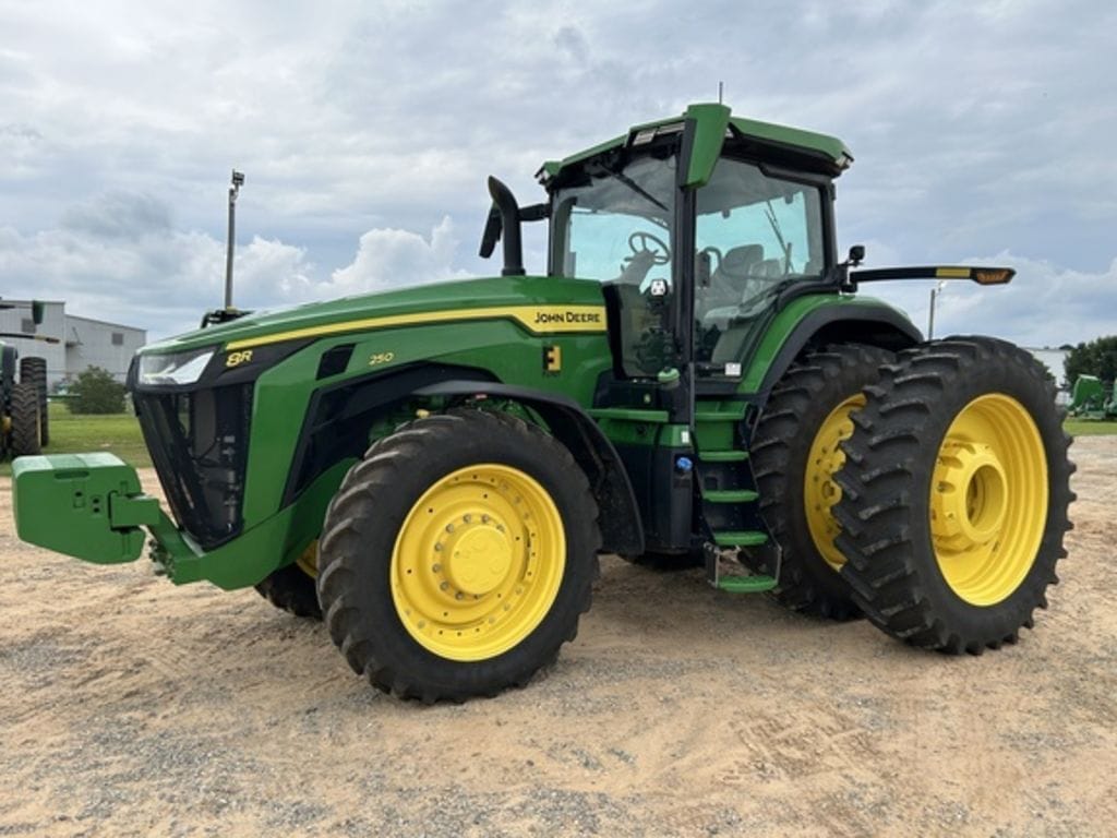 2025 John Deere 8R 250 Equipment Image0