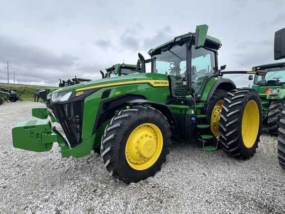 Image of John Deere 8R 250 Primary image