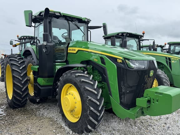 Image of John Deere 8R 250 equipment image 3