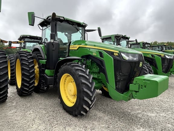 Image of John Deere 8R 250 equipment image 2
