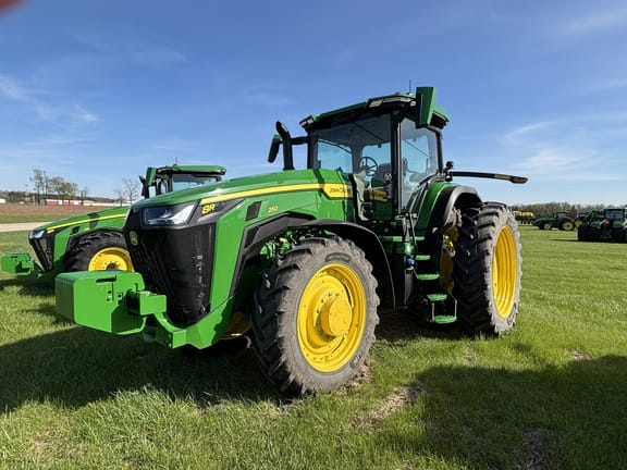 2025 John Deere 8R 250 Equipment Image0