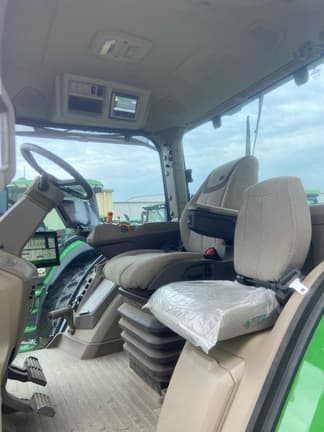 Image of John Deere 8R 280 equipment image 4