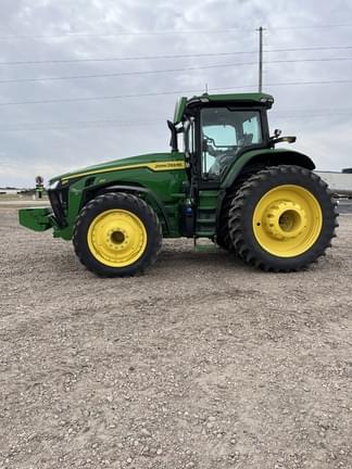 Image of John Deere 8R 310 equipment image 3