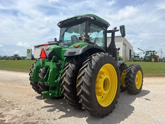 Image of John Deere 8R 310 equipment image 4