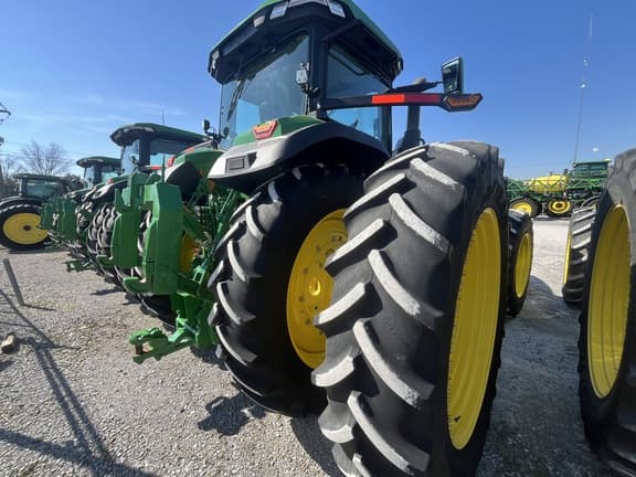 Image of John Deere 8R 310 equipment image 3