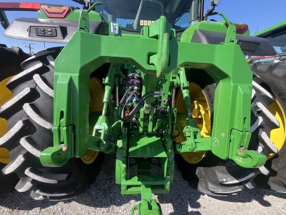 Image of John Deere 8R 310 equipment image 4