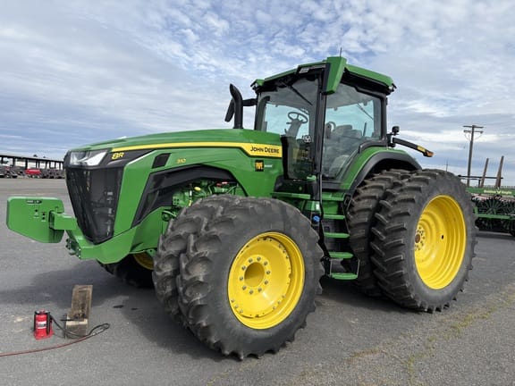 2025 John Deere 8R 310 Equipment Image0
