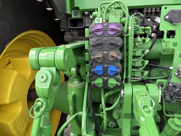 Image of John Deere 8R 310 equipment image 3