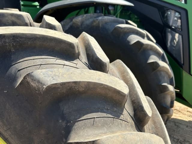 Image of John Deere 8R 310 equipment image 4