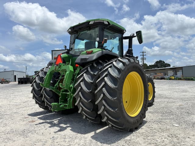Image of John Deere 8R 310 equipment image 4