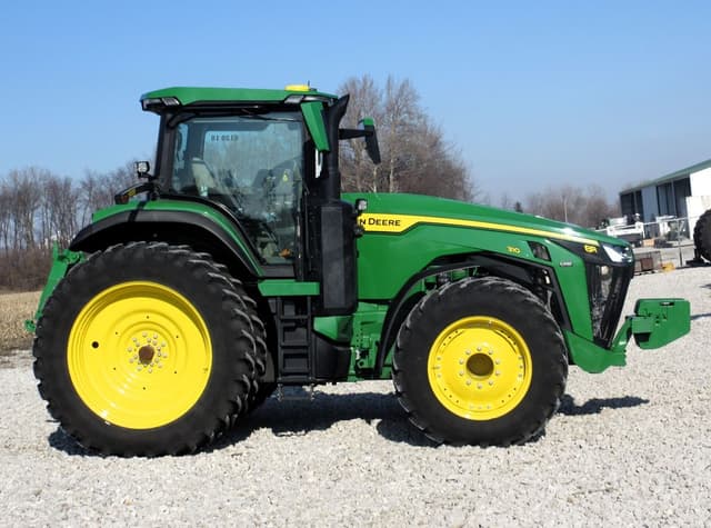 Image of John Deere 8R 310 equipment image 4