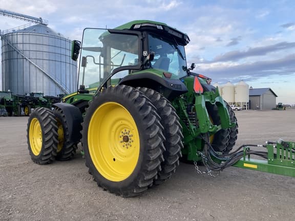 Image of John Deere 8R 310 equipment image 4