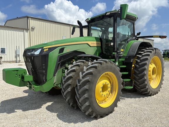 Image of John Deere 8R 310 equipment image 2