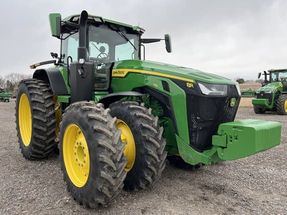 Image of John Deere 8R 310 equipment image 2