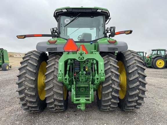 Image of John Deere 8R 310 equipment image 4