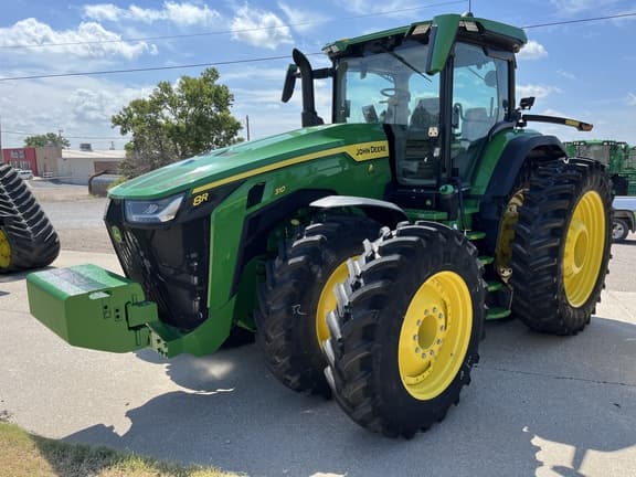 Image of John Deere 8R 310 equipment image 2