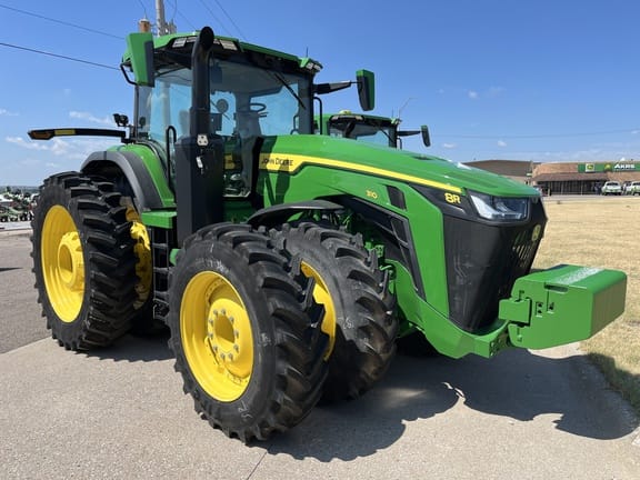 2025 John Deere 8R 310 Equipment Image0