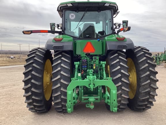 Image of John Deere 8R 310 equipment image 4