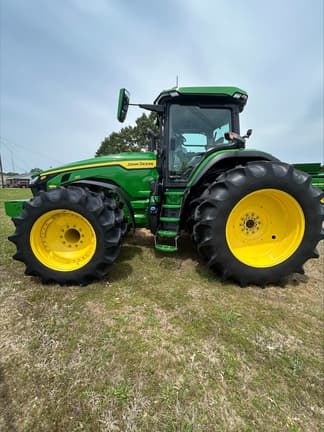Image of John Deere 8R 310 equipment image 4