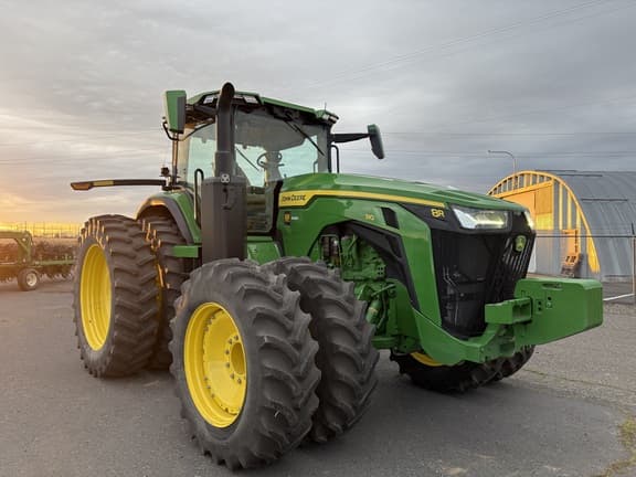Image of John Deere 8R 310 equipment image 3