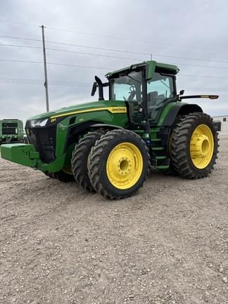Image of John Deere 8R 310 equipment image 2