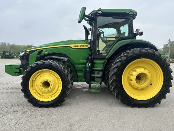 Image of John Deere 8R 310 equipment image 2