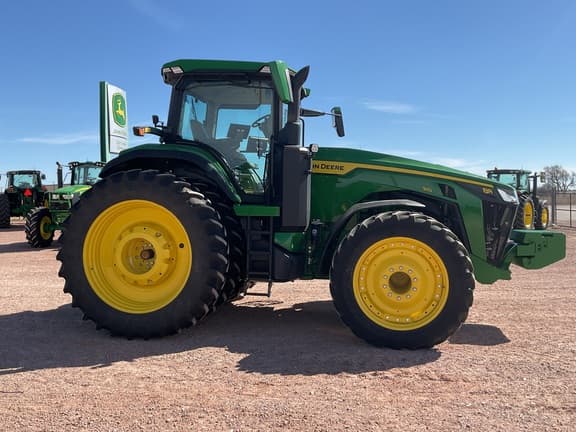 Image of John Deere 8R 310 equipment image 4