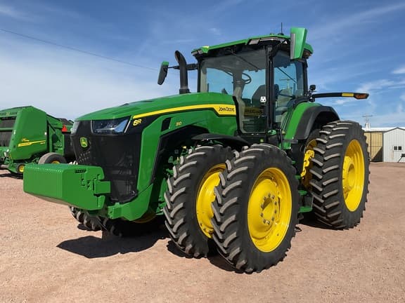 Image of John Deere 8R 310 equipment image 2