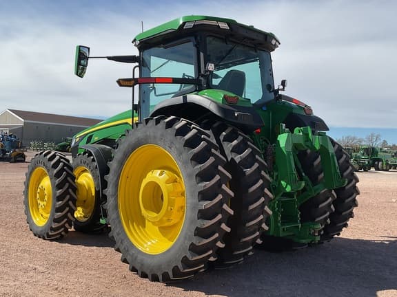 Image of John Deere 8R 310 equipment image 3