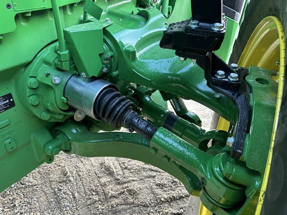 Image of John Deere 8R 310 equipment image 2