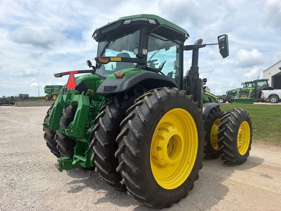 Image of John Deere 8R 310 equipment image 4