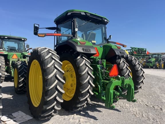 Image of John Deere 8R 310 equipment image 4