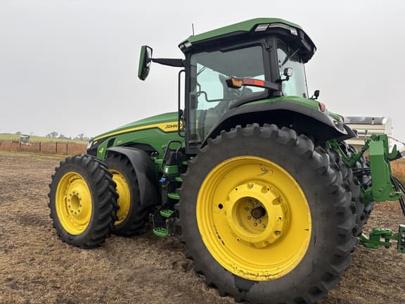 Image of John Deere 8R 310 equipment image 3