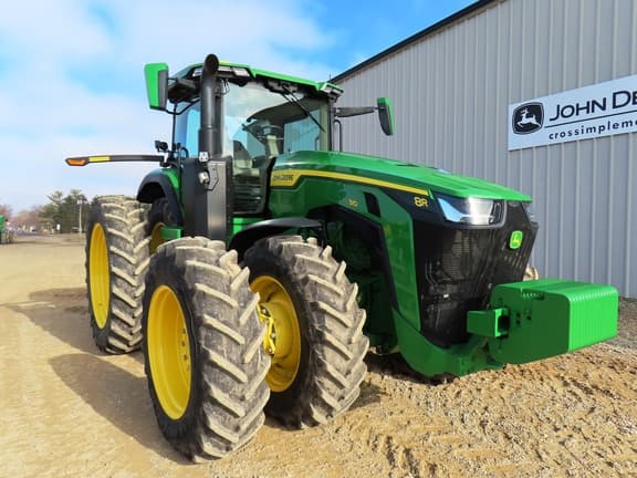 Image of John Deere 8R 310 equipment image 4