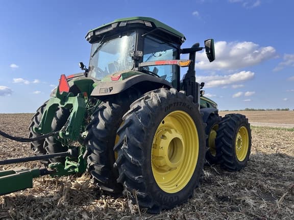 Image of John Deere 8R 310 equipment image 2