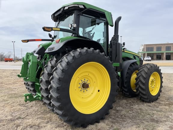 Image of John Deere 8R 310 equipment image 3