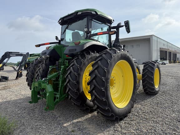 Image of John Deere 8R 310 equipment image 2