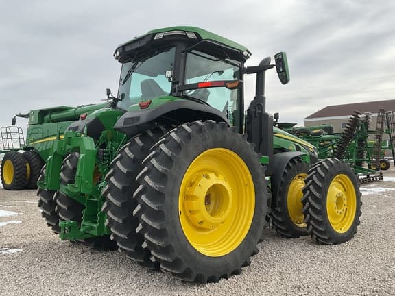 Image of John Deere 8R 310 equipment image 4