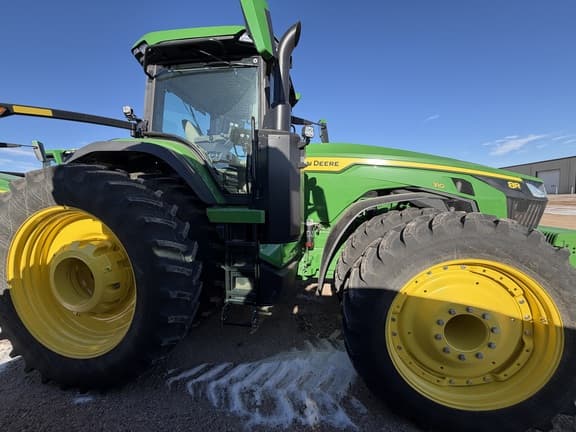 Image of John Deere 8R 310 equipment image 3