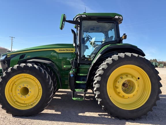 Image of John Deere 8R 310 equipment image 2