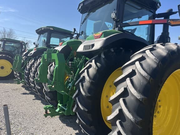 Image of John Deere 8R 310 equipment image 3