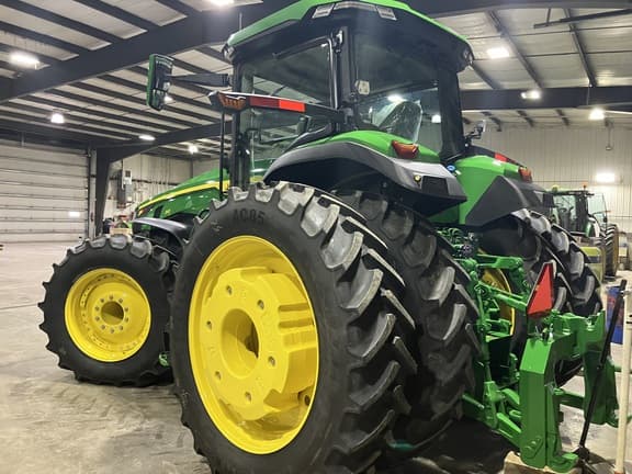 Image of John Deere 8R 310 equipment image 3