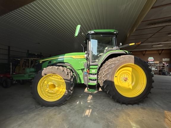 Image of John Deere 8R 310 equipment image 1