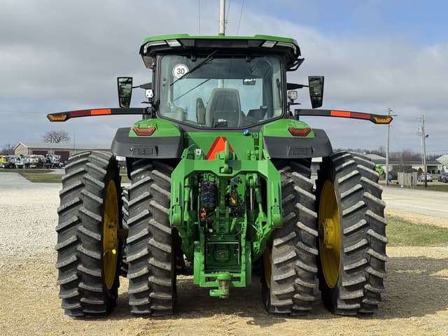 Image of John Deere 8R 310 equipment image 4