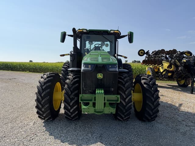 Image of John Deere 8R 310 equipment image 2