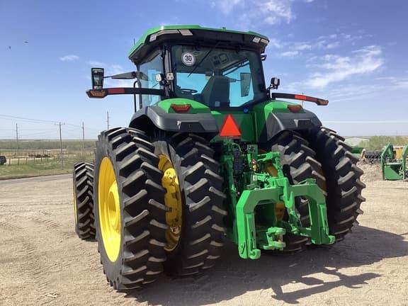 Image of John Deere 8R 310 equipment image 3