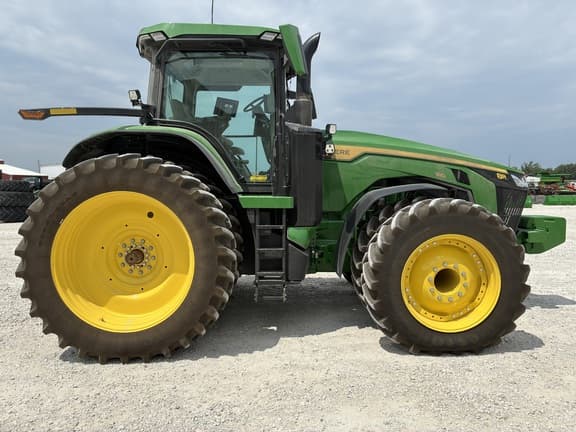 Image of John Deere 8R 310 equipment image 4